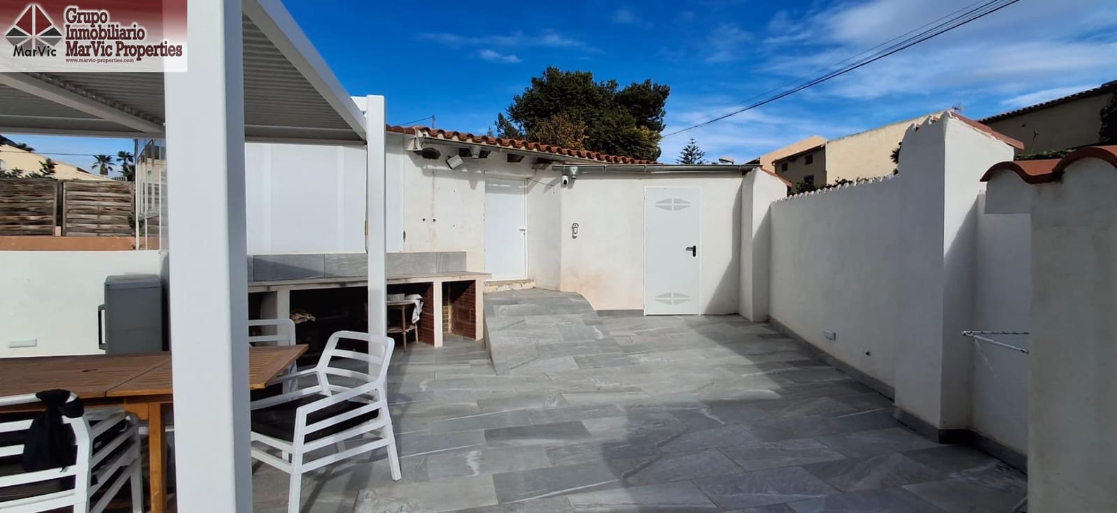 5 quarto Moradia para venda em La Nucia com piscina - 630 000 € (Ref: 9440165)