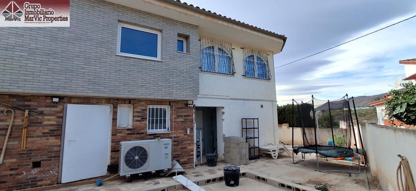 5 quarto Moradia para venda em La Nucia com piscina - 630 000 € (Ref: 9440165)