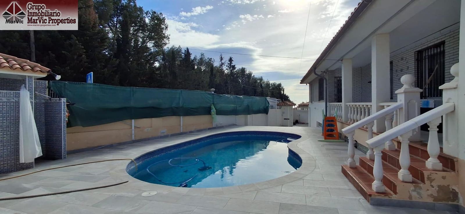 5 quarto Moradia para venda em La Nucia com piscina - 630 000 € (Ref: 9440165)