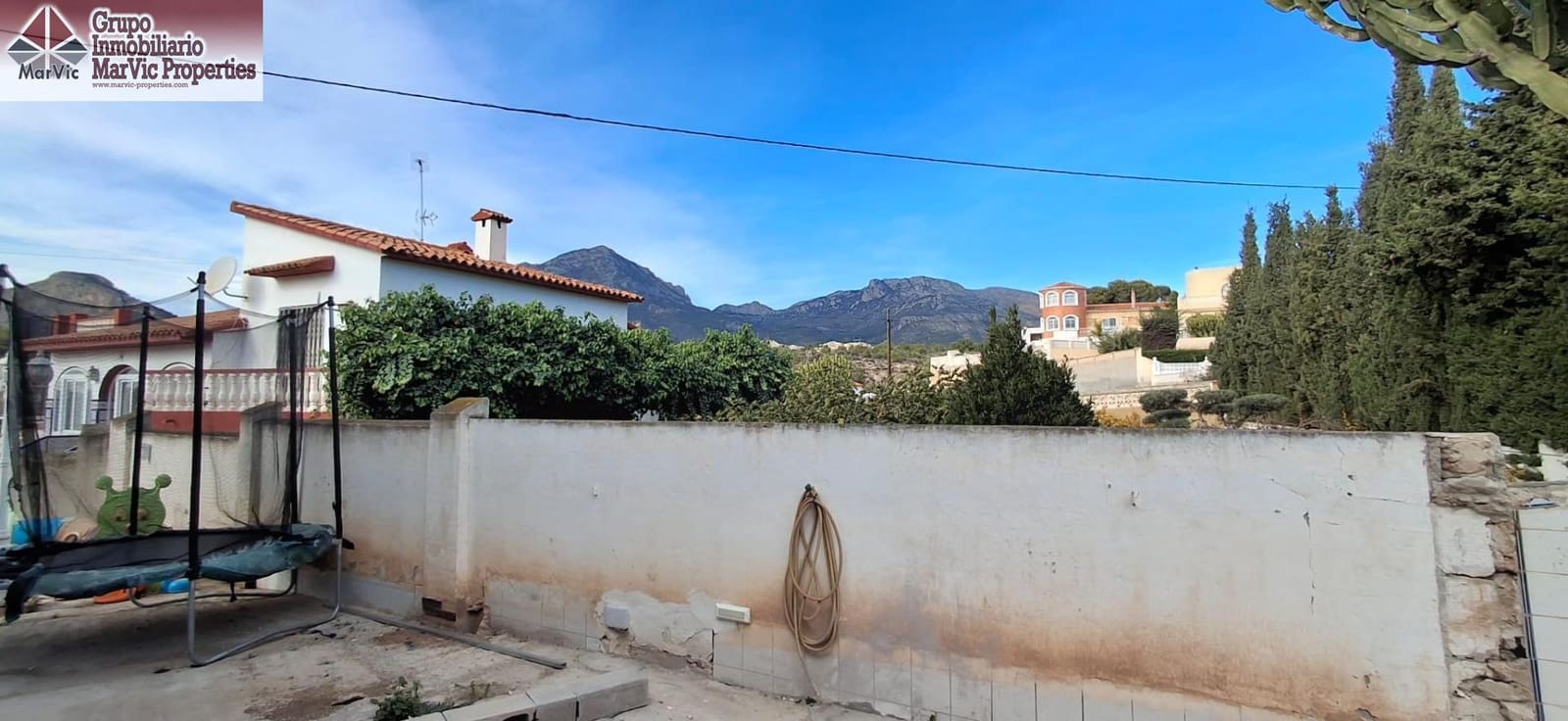 5 quarto Moradia para venda em La Nucia com piscina - 630 000 € (Ref: 9440165)