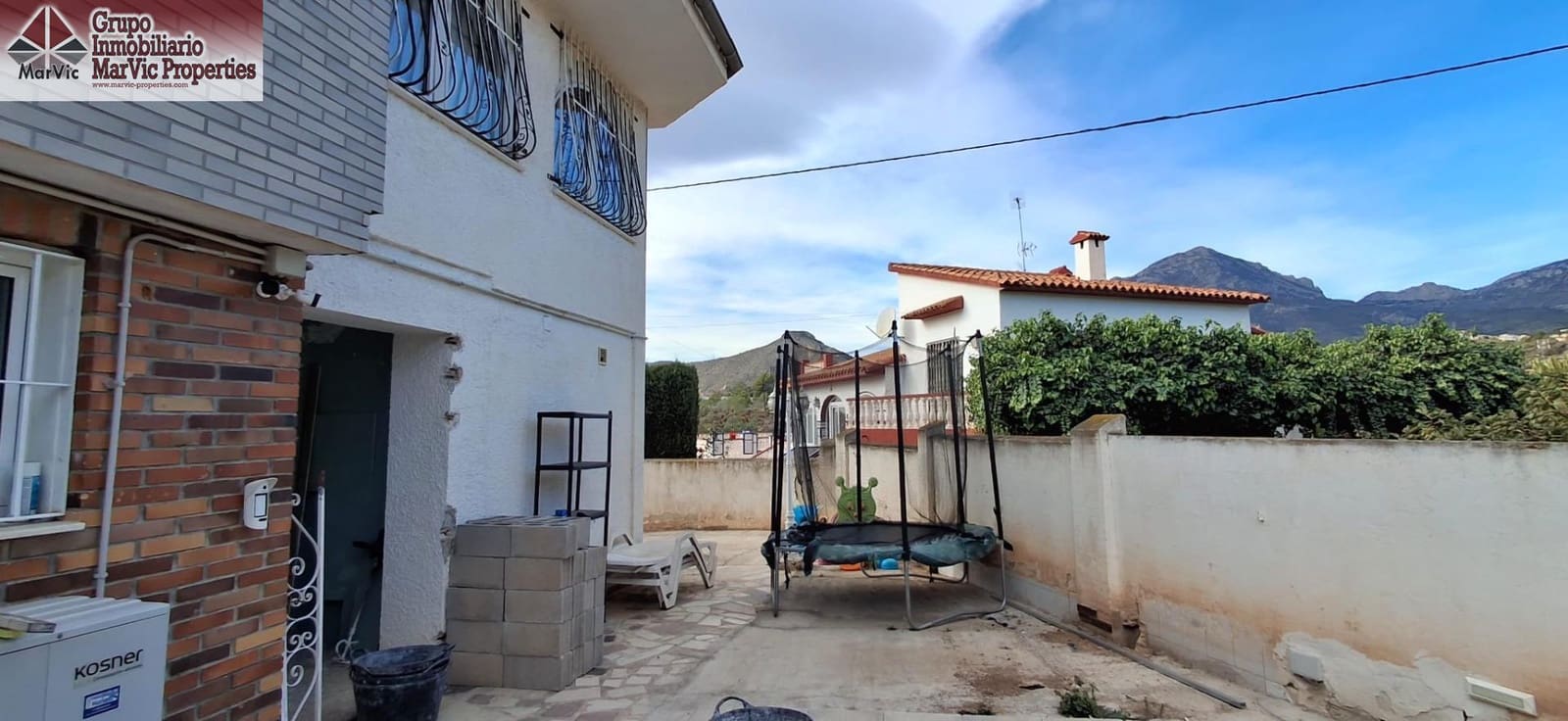 5 quarto Moradia para venda em La Nucia com piscina - 630 000 € (Ref: 9440165)