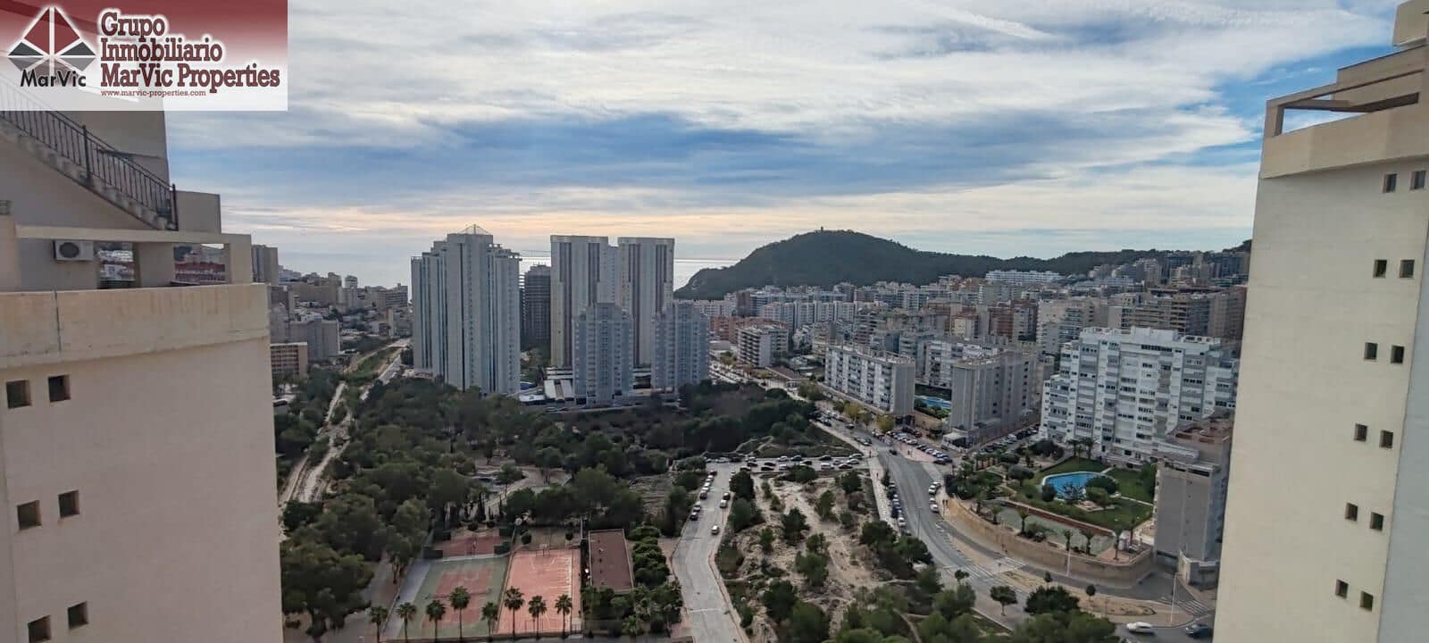 Apartamento de 2 habitaciones en Finestrat en venta con piscina garaje - 240.000 € (Ref: 9450996)