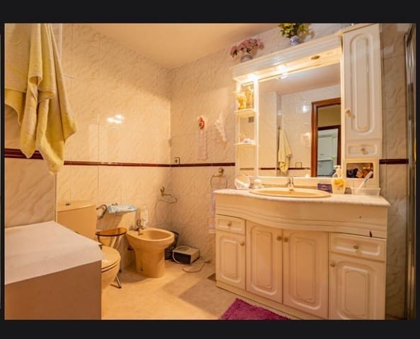 Piso de 3 habitaciones en Alfaz del Pi / L'Alfàs del Pi en venta con garaje - 255.000 € (Ref: 9450997)