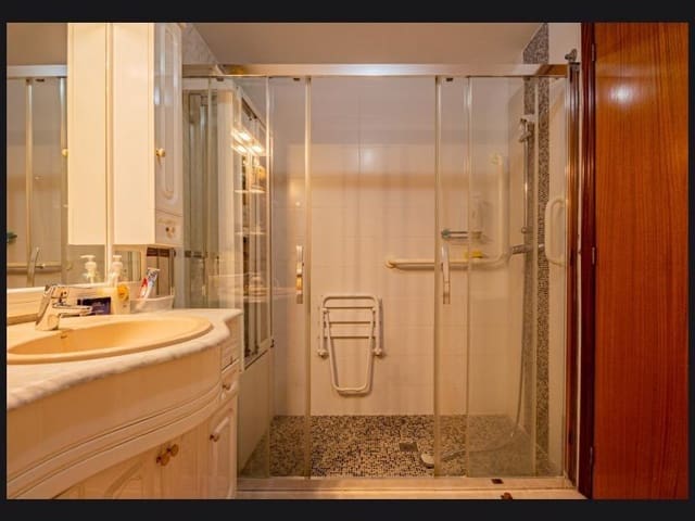 Piso de 3 habitaciones en Alfaz del Pi / L'Alfàs del Pi en venta con garaje - 255.000 € (Ref: 9450997)