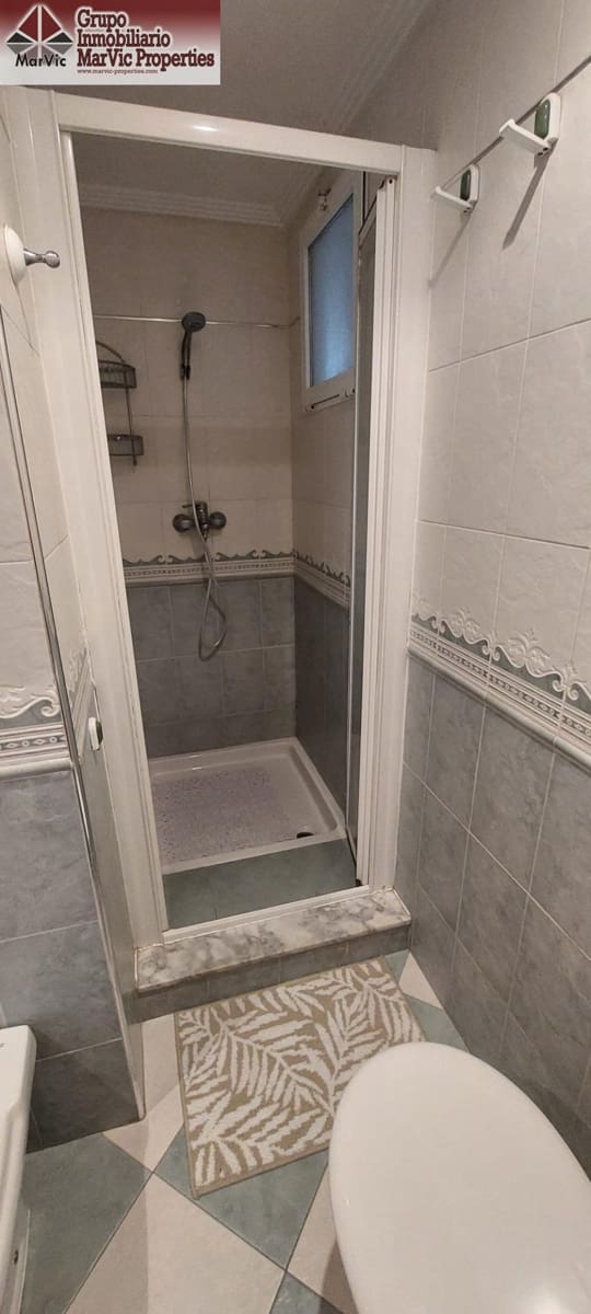 2 sovrum Lägenhet till salu i Benidorm med pool - 165 000 € (Ref: 9450998)