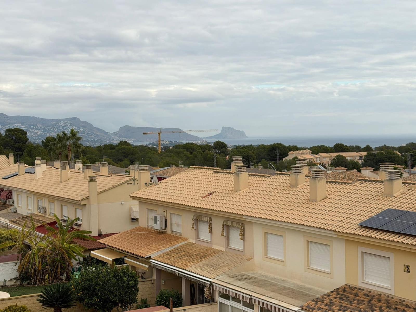 5 quarto Moradia Geminada para venda em La Nucia com piscina garagem - 425 000 € (Ref: 9452791)