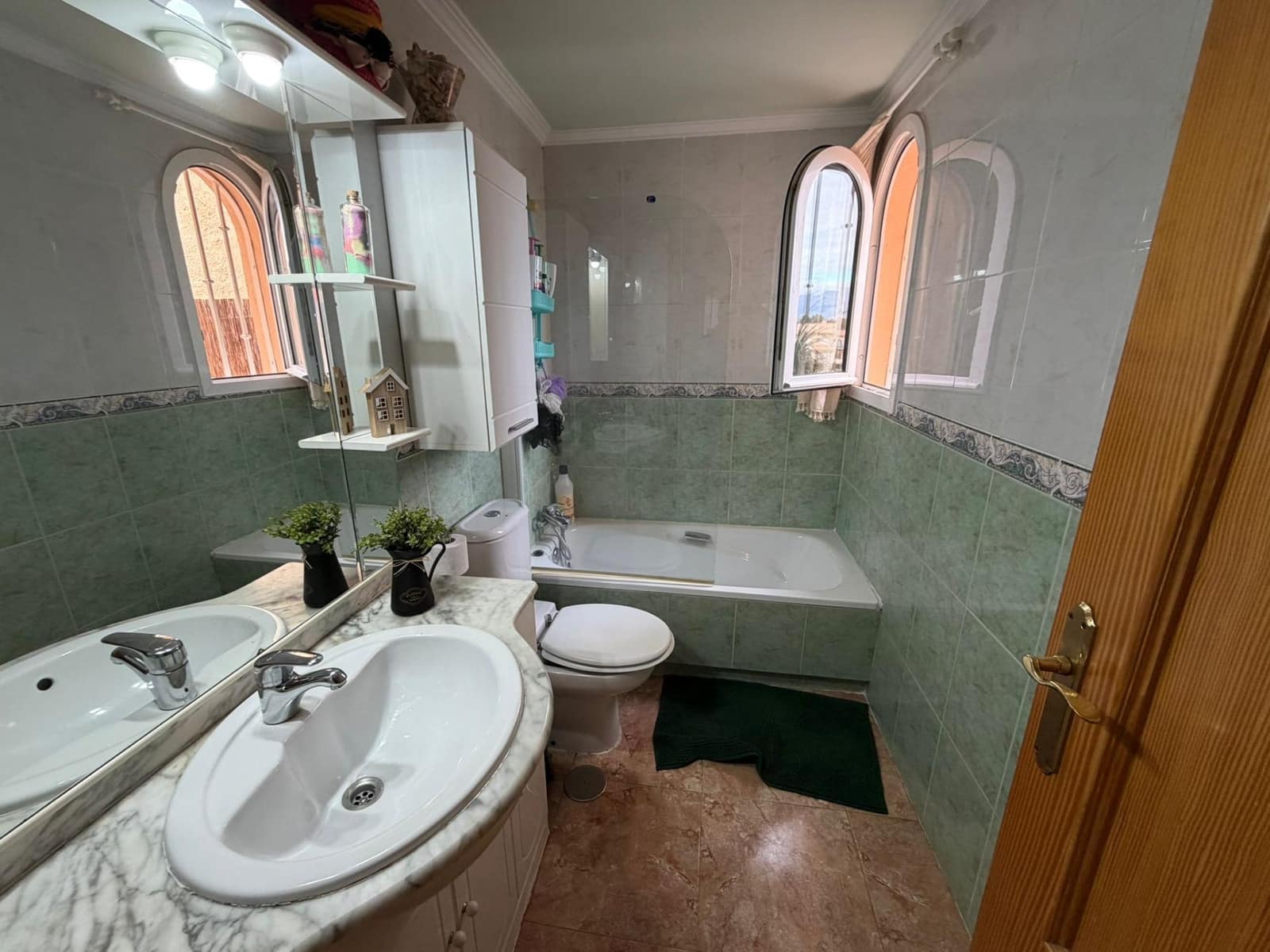 5 quarto Moradia Geminada para venda em La Nucia com piscina garagem - 425 000 € (Ref: 9452791)