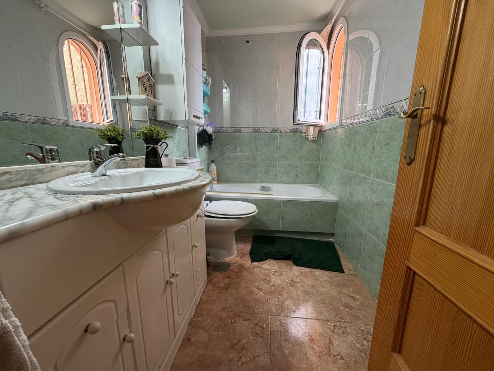 5 quarto Moradia Geminada para venda em La Nucia com piscina garagem - 425 000 € (Ref: 9452791)