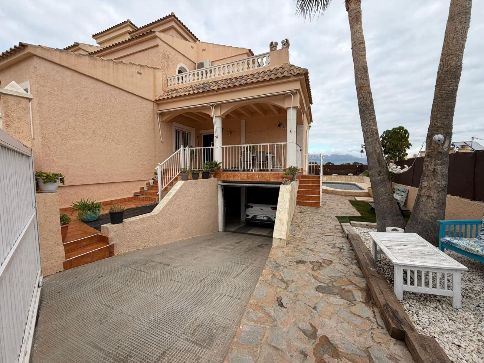 5 quarto Moradia Geminada para venda em La Nucia com piscina garagem - 425 000 € (Ref: 9452791)