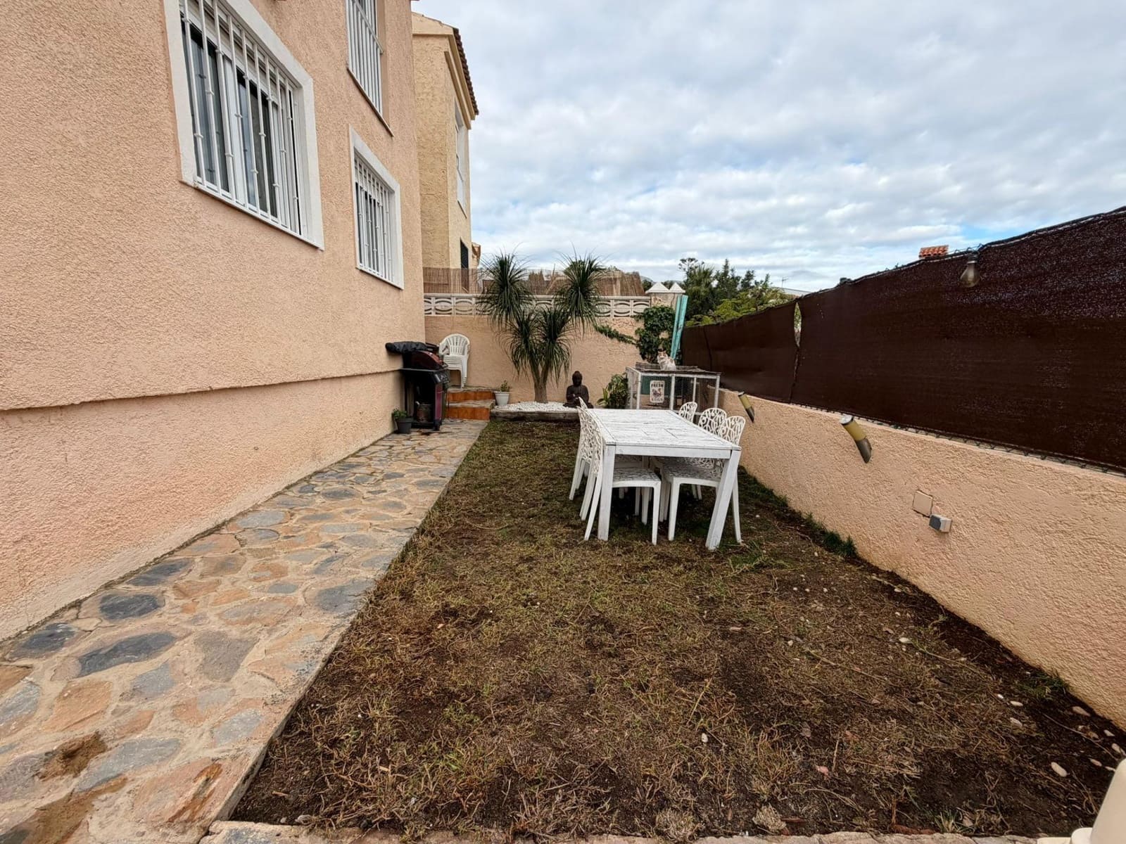 5 quarto Moradia Geminada para venda em La Nucia com piscina garagem - 425 000 € (Ref: 9452791)