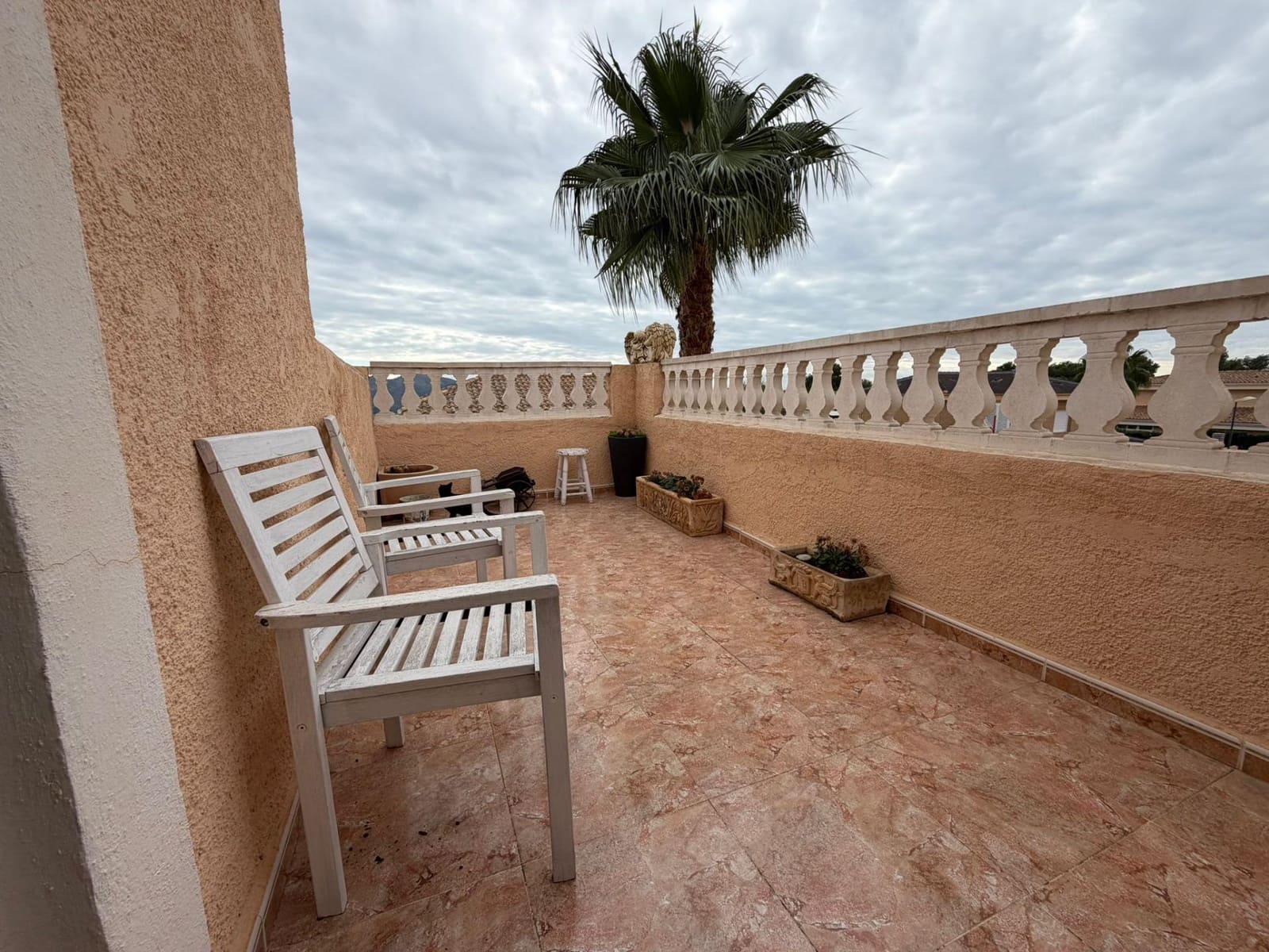 5 quarto Moradia Geminada para venda em La Nucia com piscina garagem - 425 000 € (Ref: 9452791)