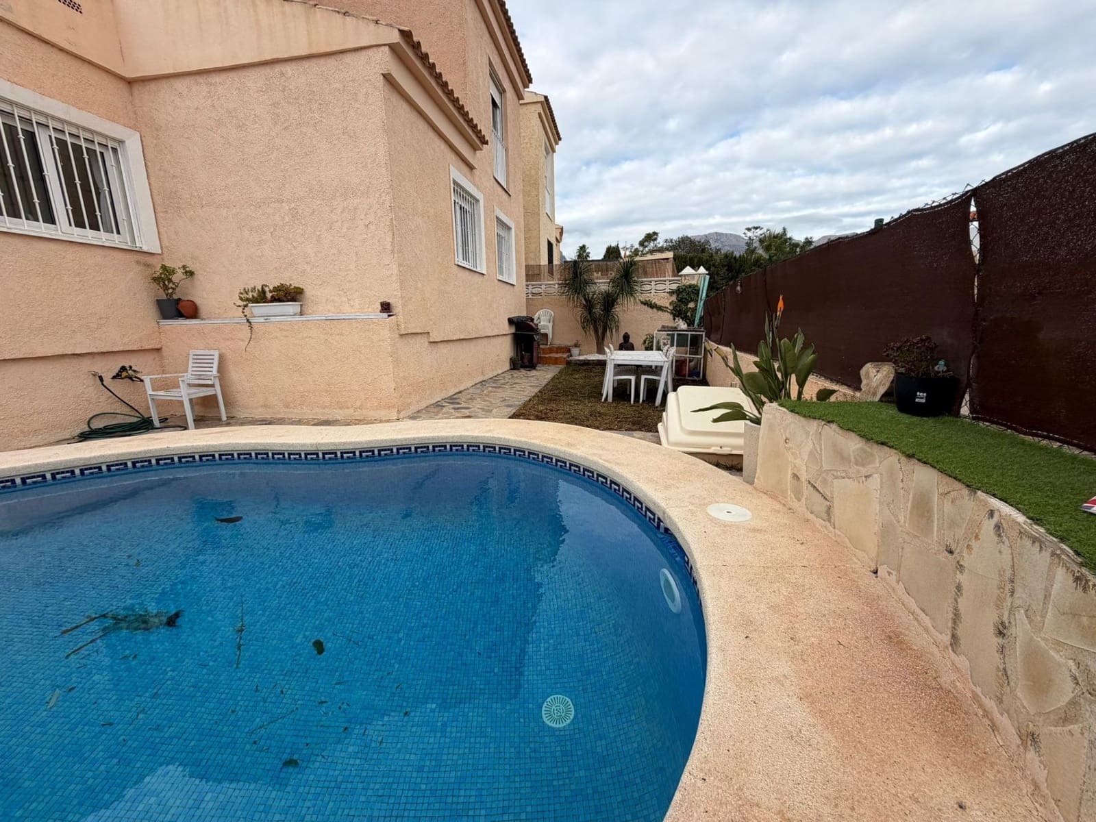5 quarto Moradia Geminada para venda em La Nucia com piscina garagem - 425 000 € (Ref: 9452791)