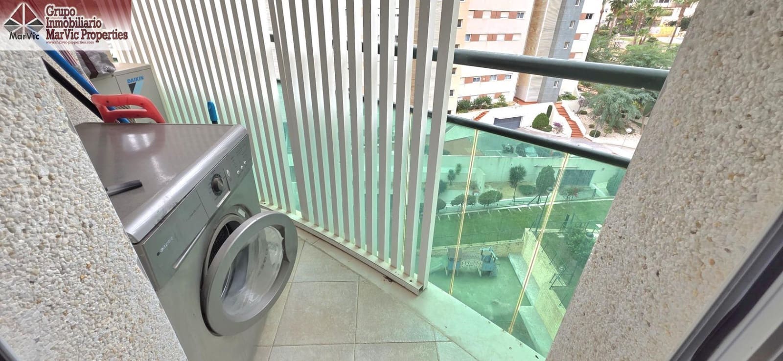 Apartamento de 2 habitaciones en La Villajoyosa / Vila Joiosa en venta con piscina garaje - 273.000 € (Ref: 9456292)