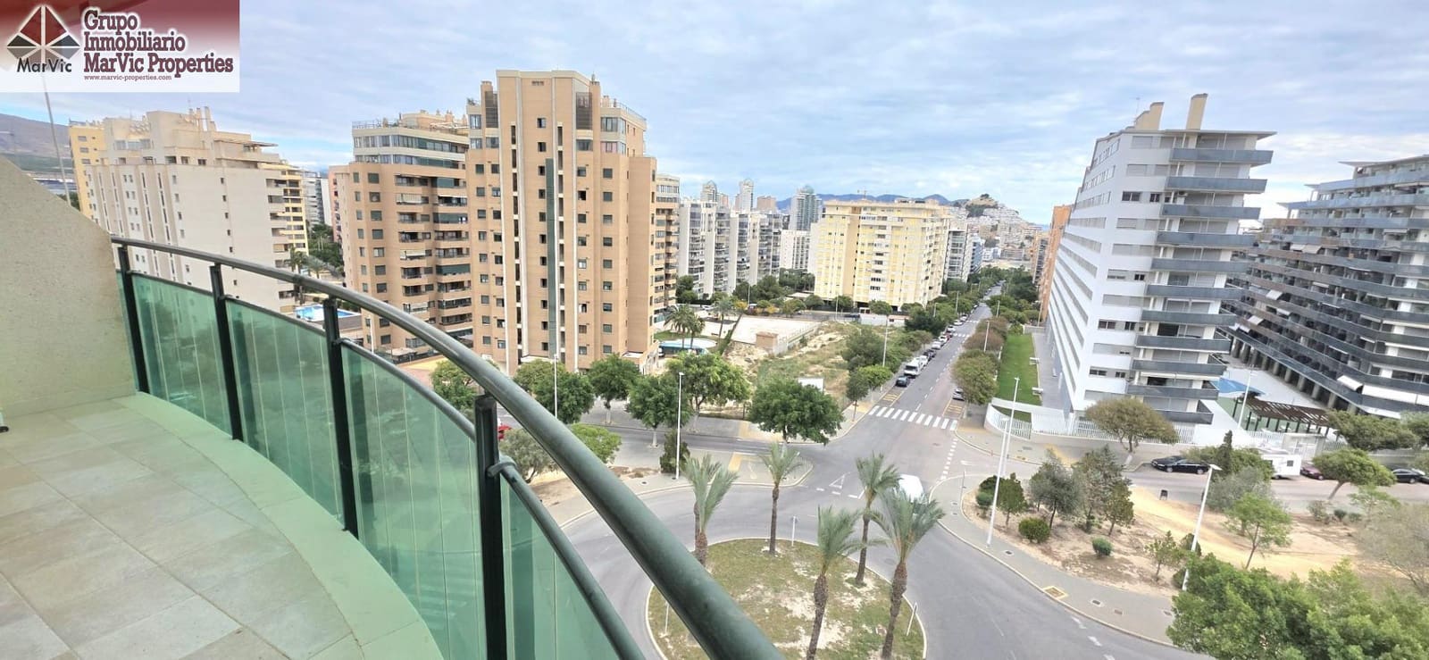 Apartamento de 2 habitaciones en La Villajoyosa / Vila Joiosa en venta con piscina garaje - 273.000 € (Ref: 9456292)