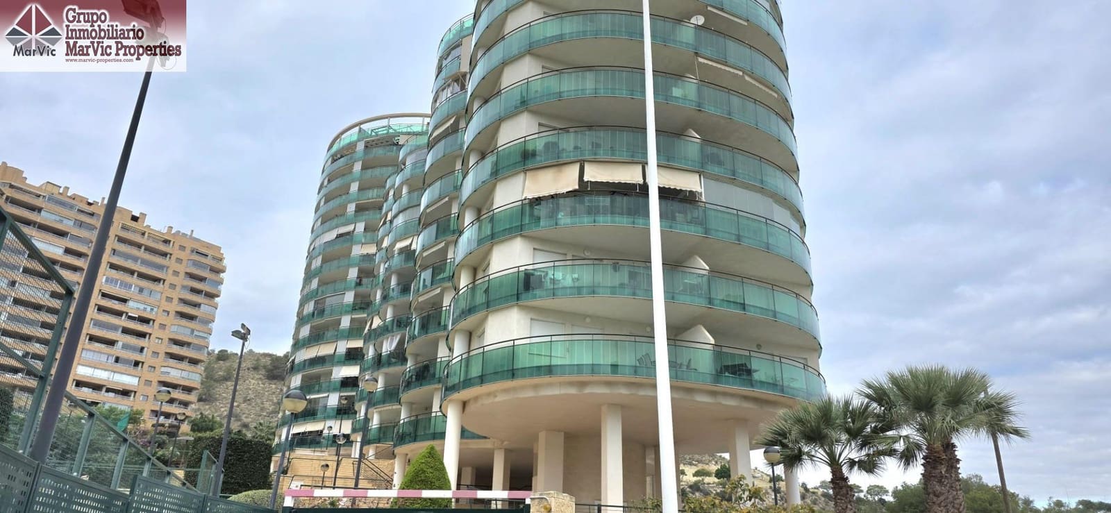 Apartamento de 2 habitaciones en La Villajoyosa / Vila Joiosa en venta con piscina garaje - 273.000 € (Ref: 9456292)