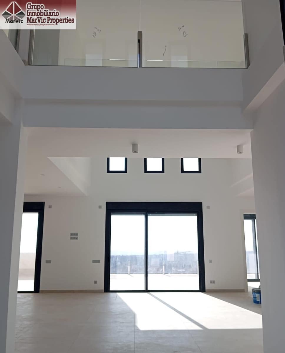 8 bedroom Villa for sale in Finestrat with pool - € 2,750,000 (Ref: 9456294)