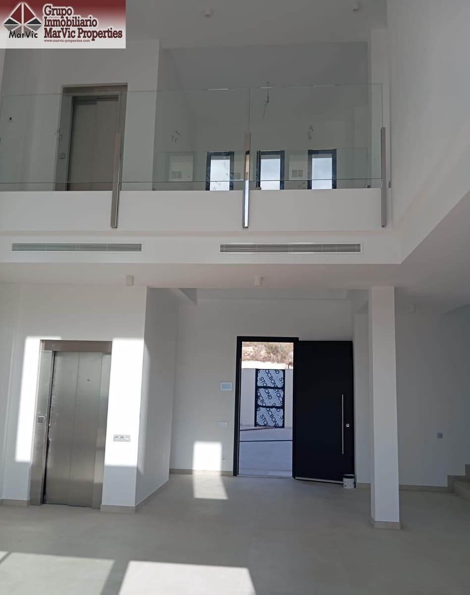 8 bedroom Villa for sale in Finestrat with pool - € 2,750,000 (Ref: 9456294)