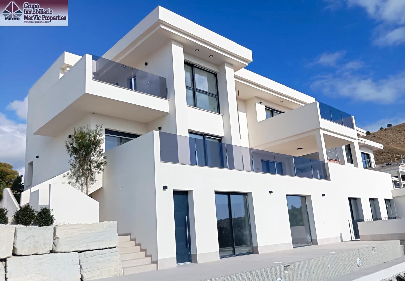 8 bedroom Villa for sale in Finestrat with pool - € 2,750,000 (Ref: 9456294)