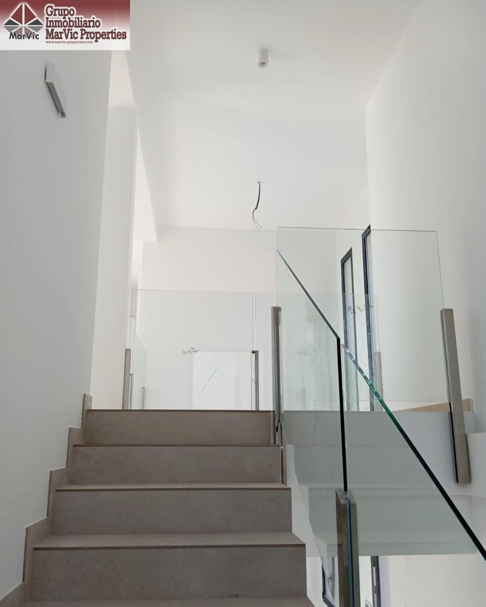 8 bedroom Villa for sale in Finestrat with pool - € 2,750,000 (Ref: 9456294)