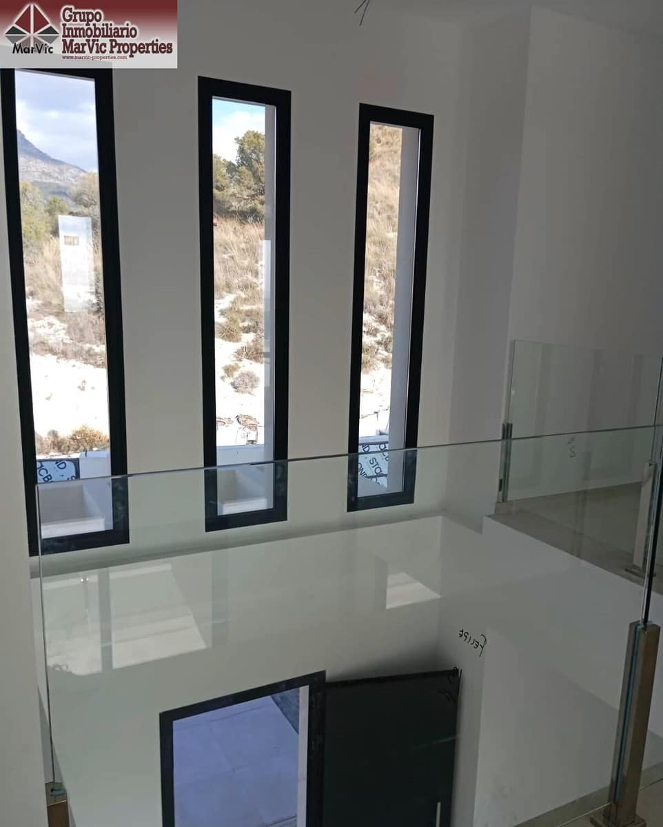 8 bedroom Villa for sale in Finestrat with pool - € 2,750,000 (Ref: 9456294)