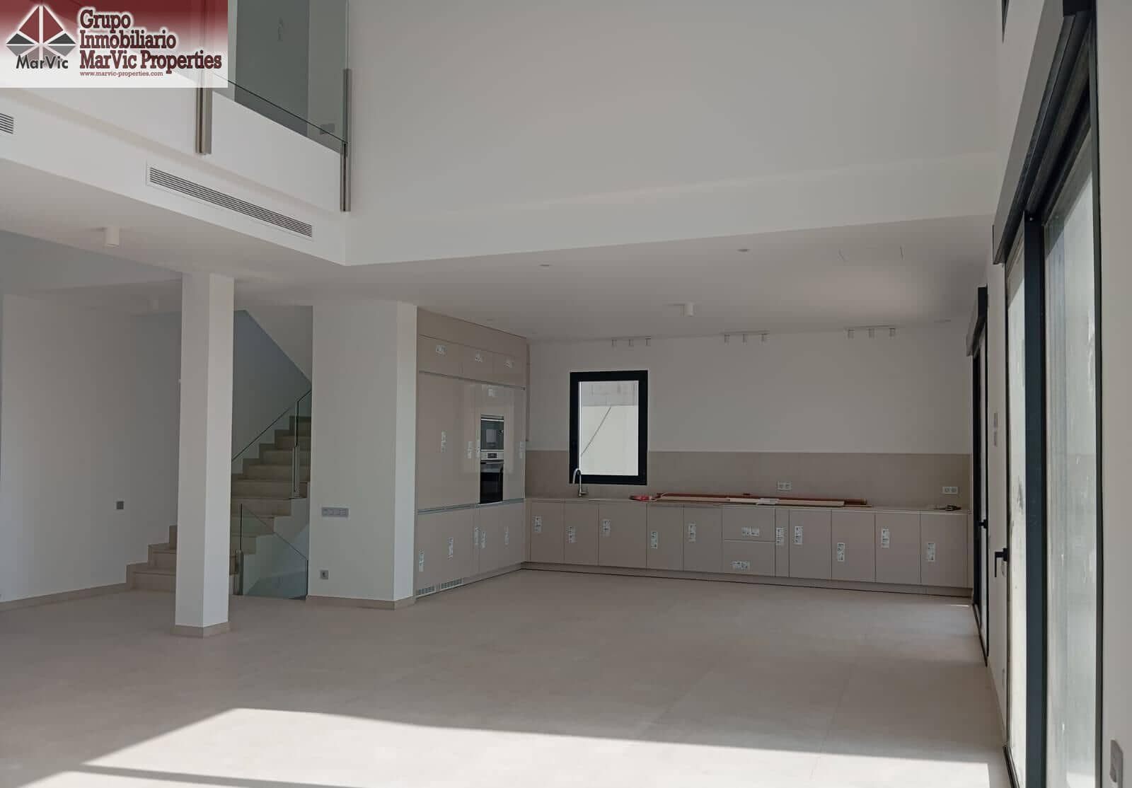 8 bedroom Villa for sale in Finestrat with pool - € 2,750,000 (Ref: 9456294)