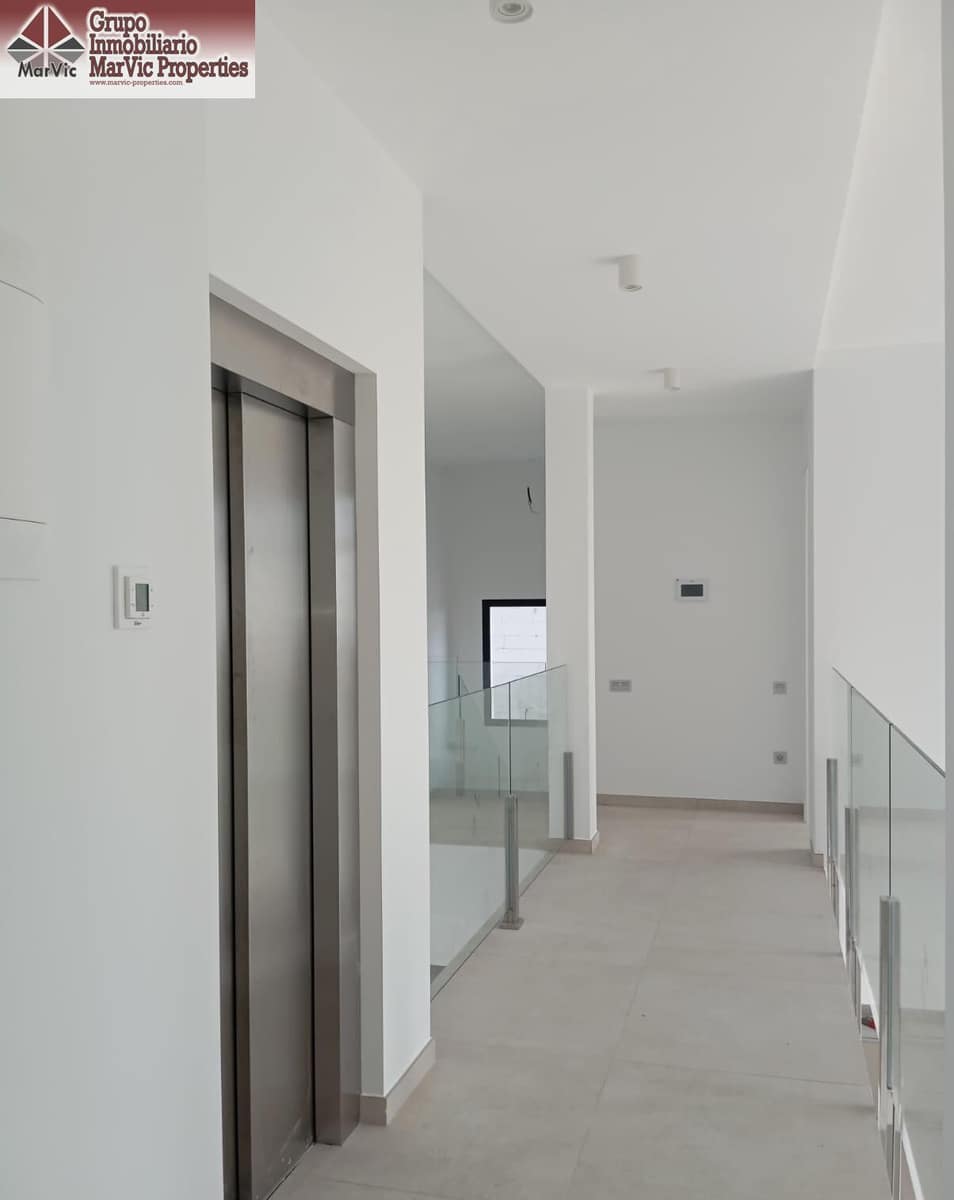 8 bedroom Villa for sale in Finestrat with pool - € 2,750,000 (Ref: 9456294)