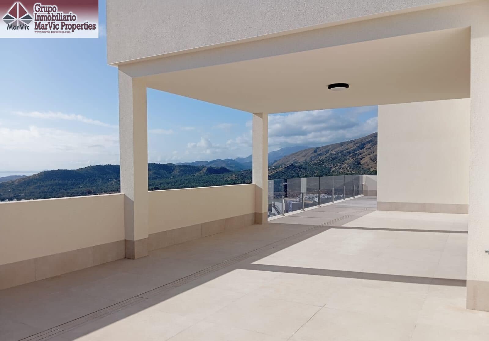 8 bedroom Villa for sale in Finestrat with pool - € 2,750,000 (Ref: 9456294)