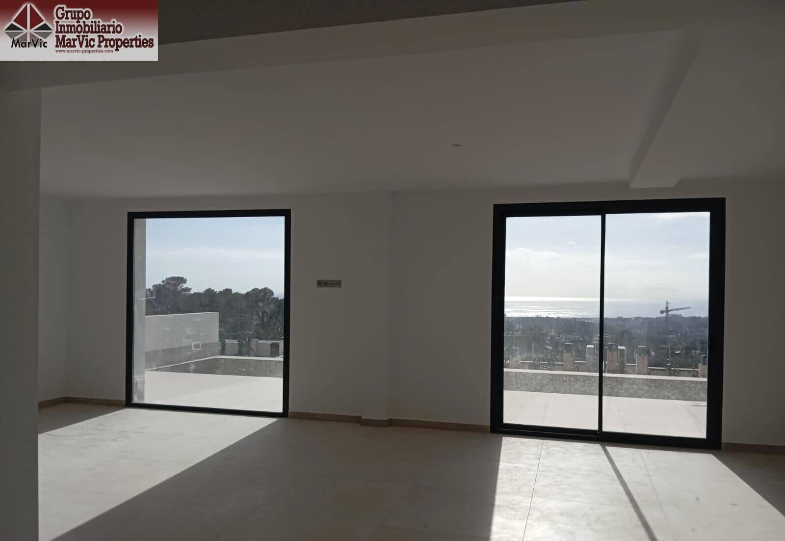 8 bedroom Villa for sale in Finestrat with pool - € 2,750,000 (Ref: 9456294)