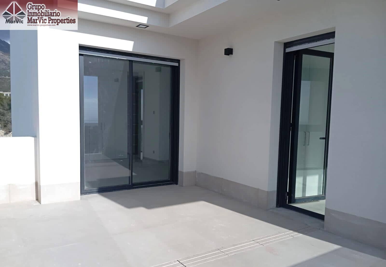 8 bedroom Villa for sale in Finestrat with pool - € 2,750,000 (Ref: 9456294)