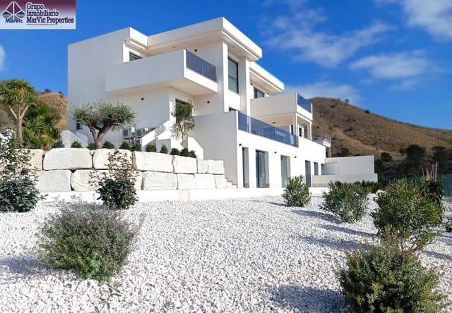 8 bedroom Villa for sale in Finestrat with pool - € 2,750,000 (Ref: 9456294)