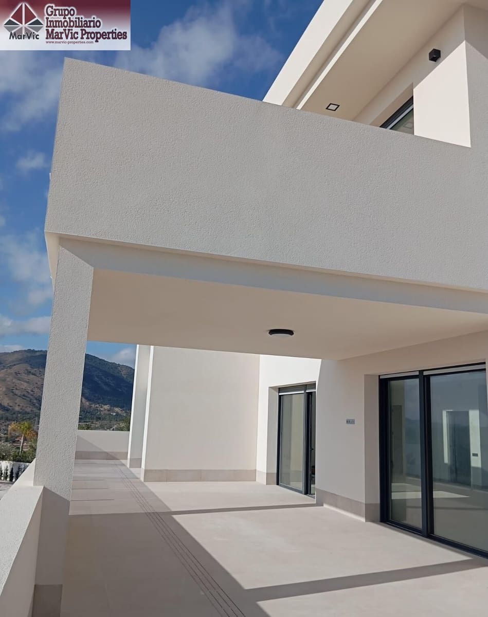 8 bedroom Villa for sale in Finestrat with pool - € 2,750,000 (Ref: 9456294)