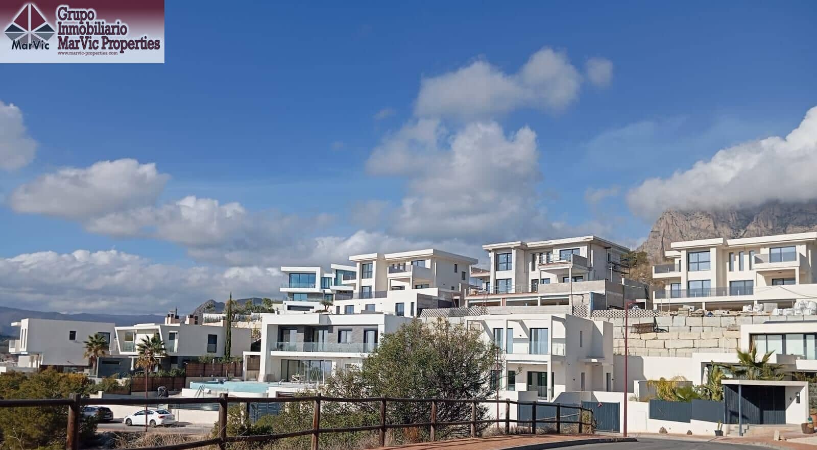 8 bedroom Villa for sale in Finestrat with pool - € 2,750,000 (Ref: 9456294)