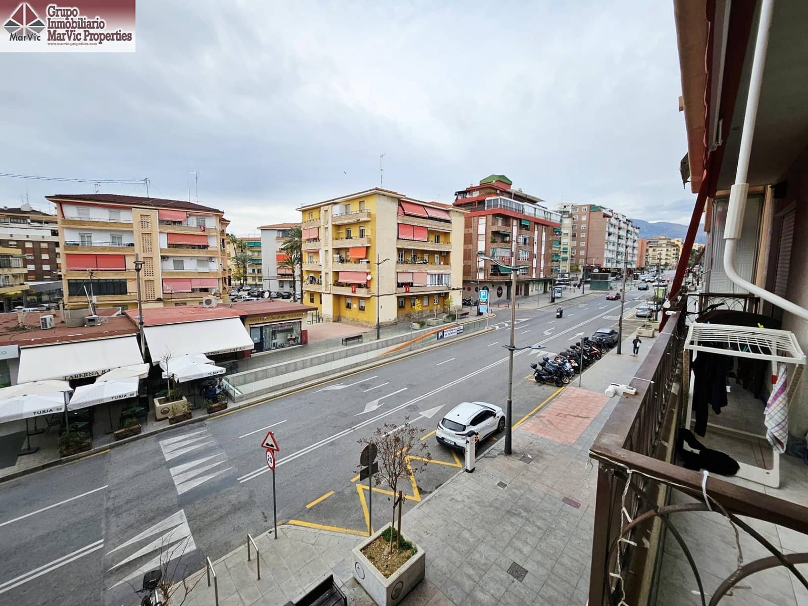 4 bedroom Flat for sale in Benidorm - € 235,000 (Ref: 9481221)