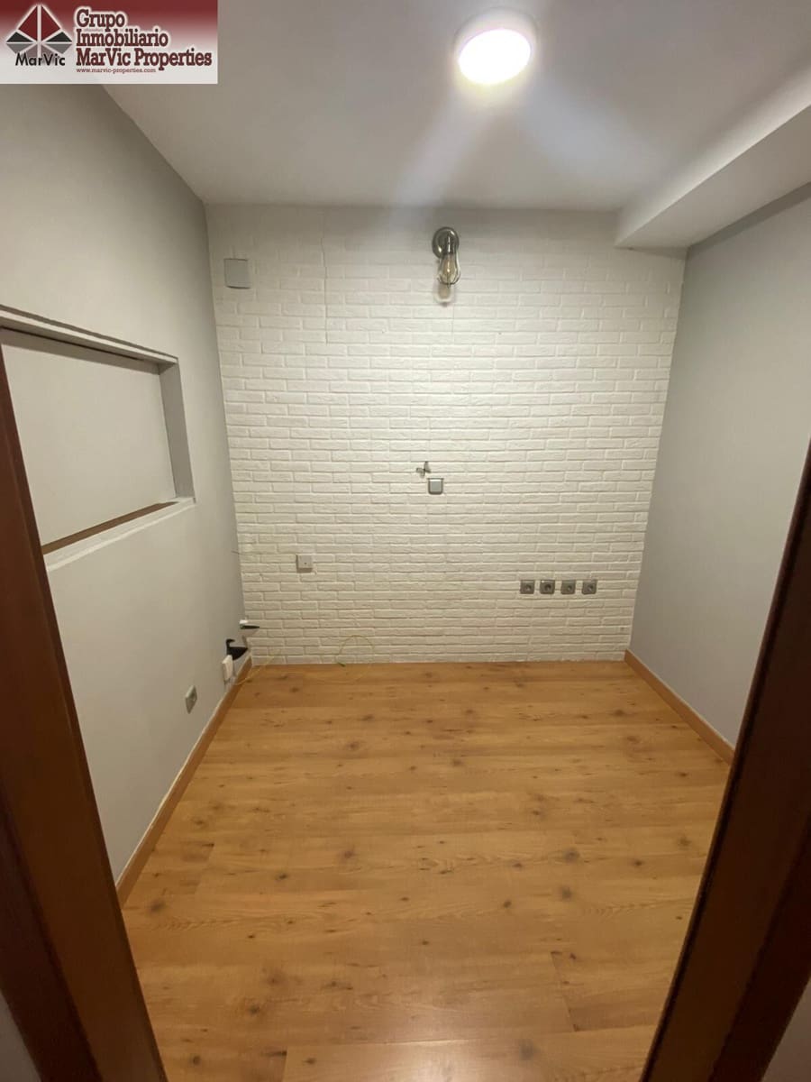 2 bedroom Flat for sale in Benidorm with pool - € 219,000 (Ref: 9482066)