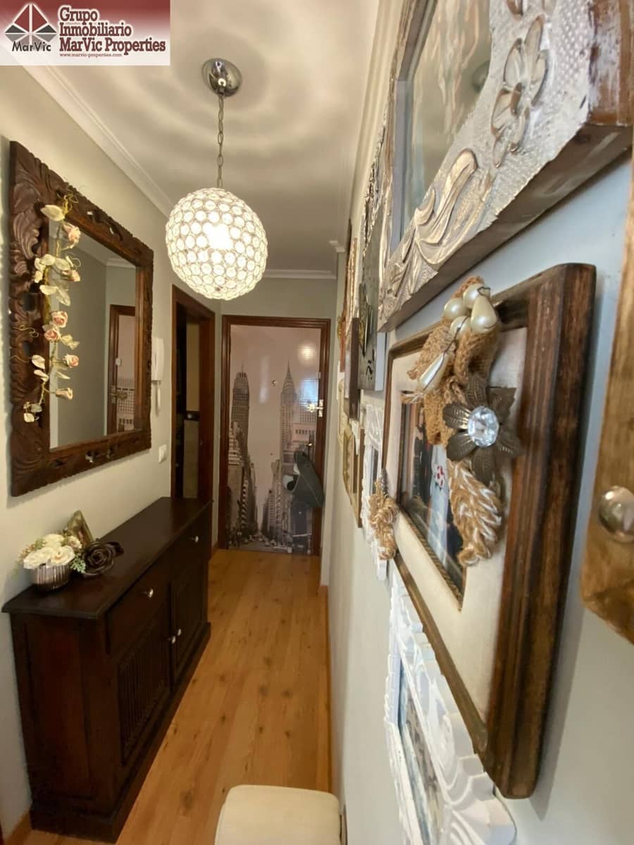 2 bedroom Flat for sale in Benidorm with pool - € 219,000 (Ref: 9482066)