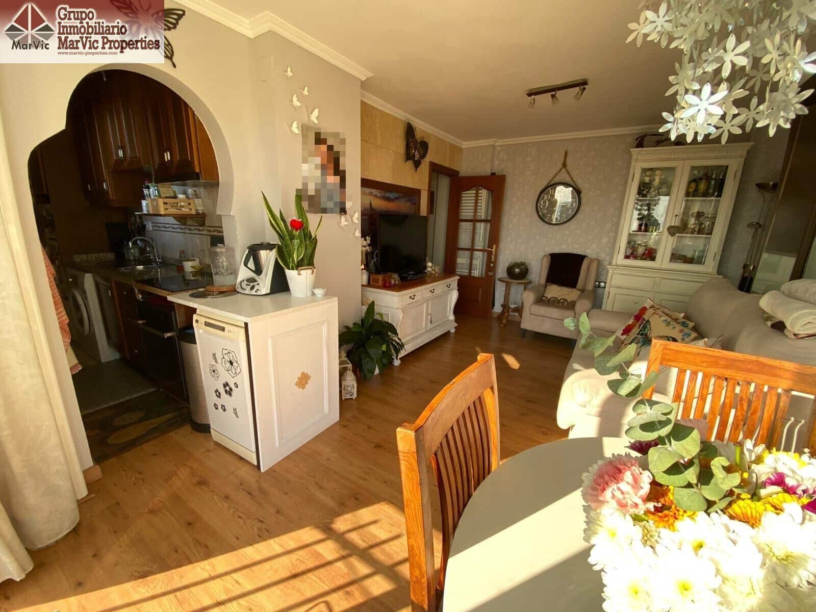 2 bedroom Flat for sale in Benidorm with pool - € 219,000 (Ref: 9482066)