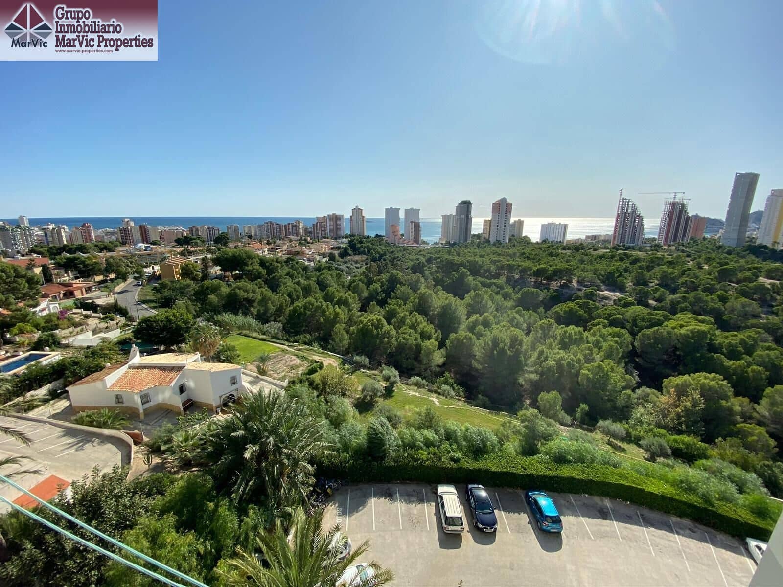2 bedroom Flat for sale in Benidorm with pool - € 219,000 (Ref: 9482066)