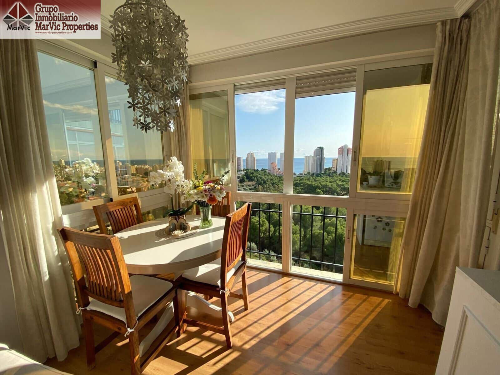 2 bedroom Flat for sale in Benidorm with pool - € 219,000 (Ref: 9482066)