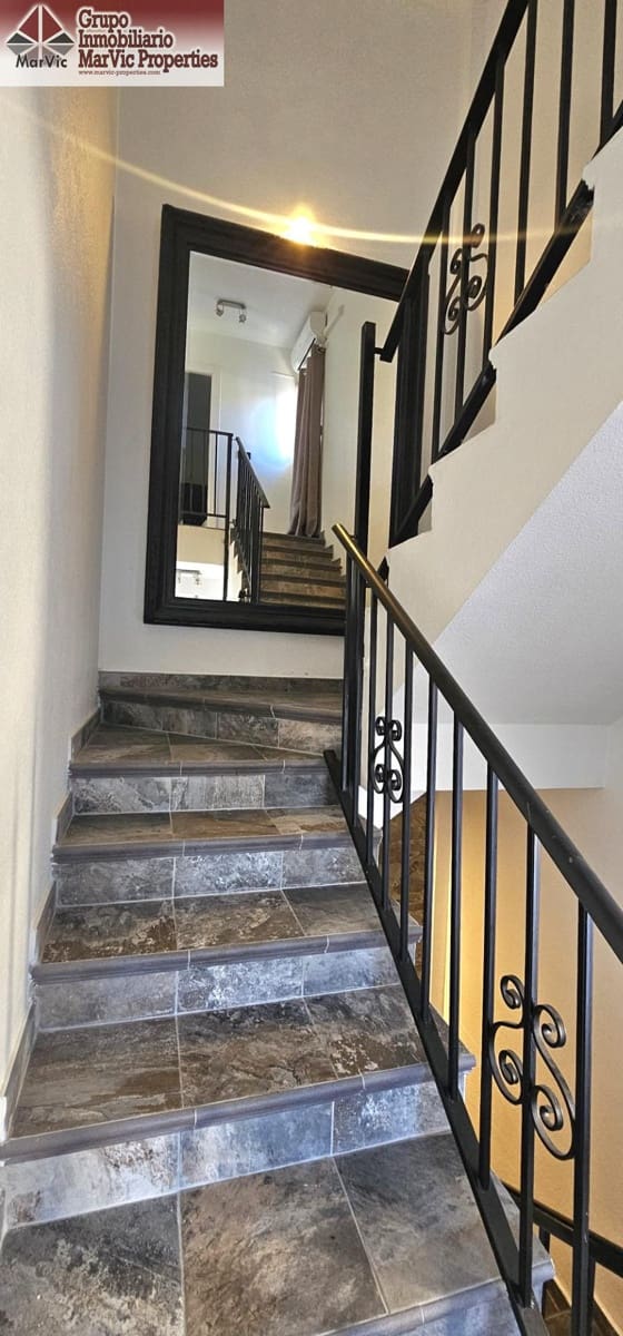 5 bedroom Villa for sale in La Nucia with pool - € 590,000 (Ref: 9491466)