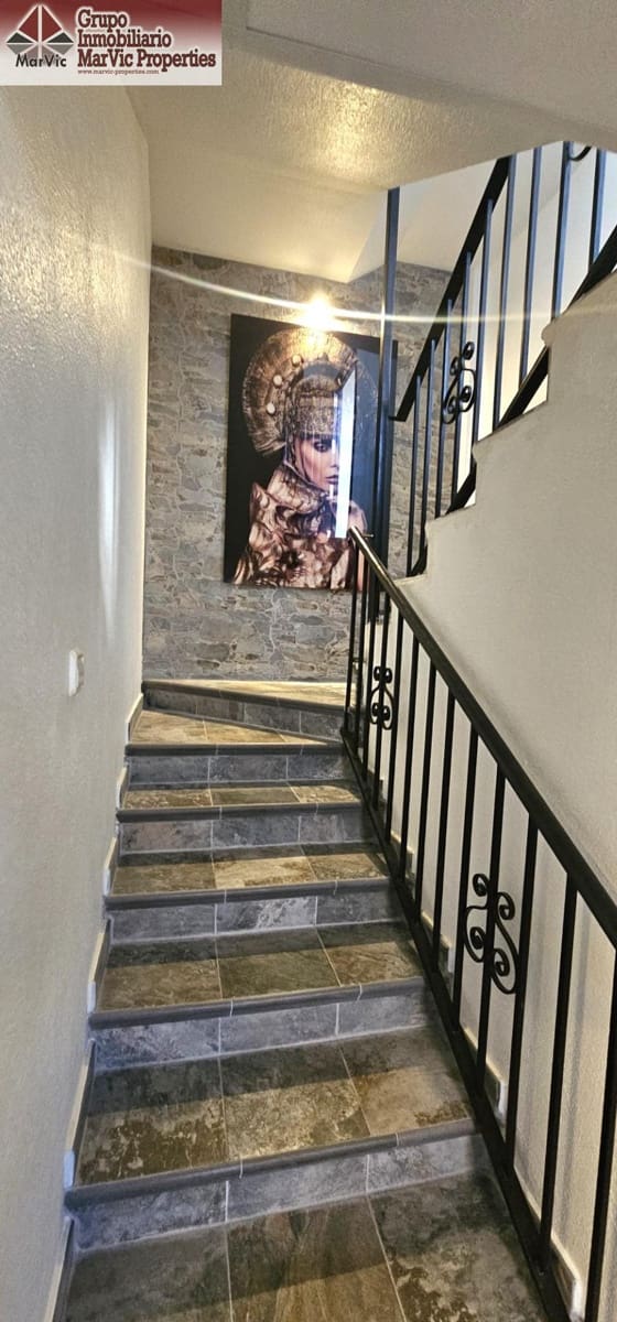 5 bedroom Villa for sale in La Nucia with pool - € 590,000 (Ref: 9491466)