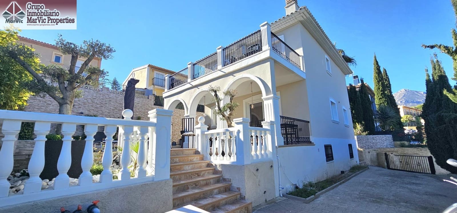 5 bedroom Villa for sale in La Nucia with pool - € 590,000 (Ref: 9491466)