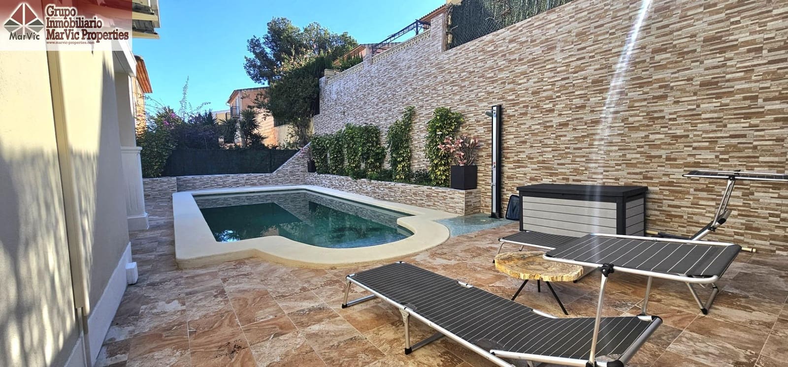 5 bedroom Villa for sale in La Nucia with pool - € 590,000 (Ref: 9491466)