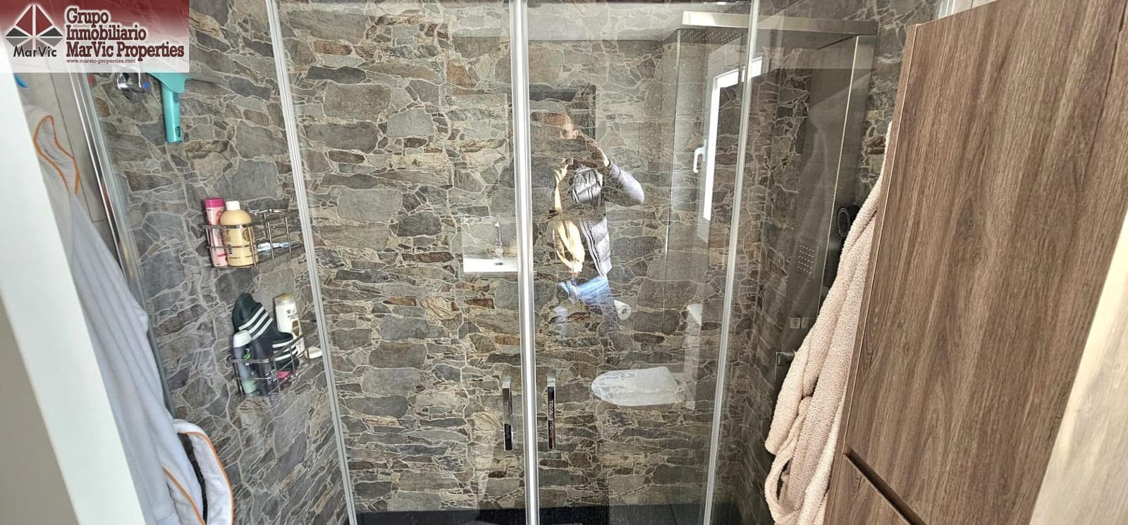 5 bedroom Villa for sale in La Nucia with pool - € 590,000 (Ref: 9491466)