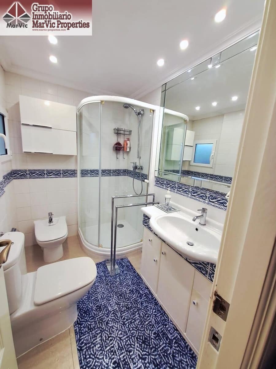 2 soveværelse Lejlighed til leje i Benidorm med swimmingpool - € 1.300 (Ref: 9495320)