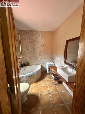 Chalet de 3 habitaciones en Relleu en venta con piscina garaje - 180.000 € (Ref: 9495322)