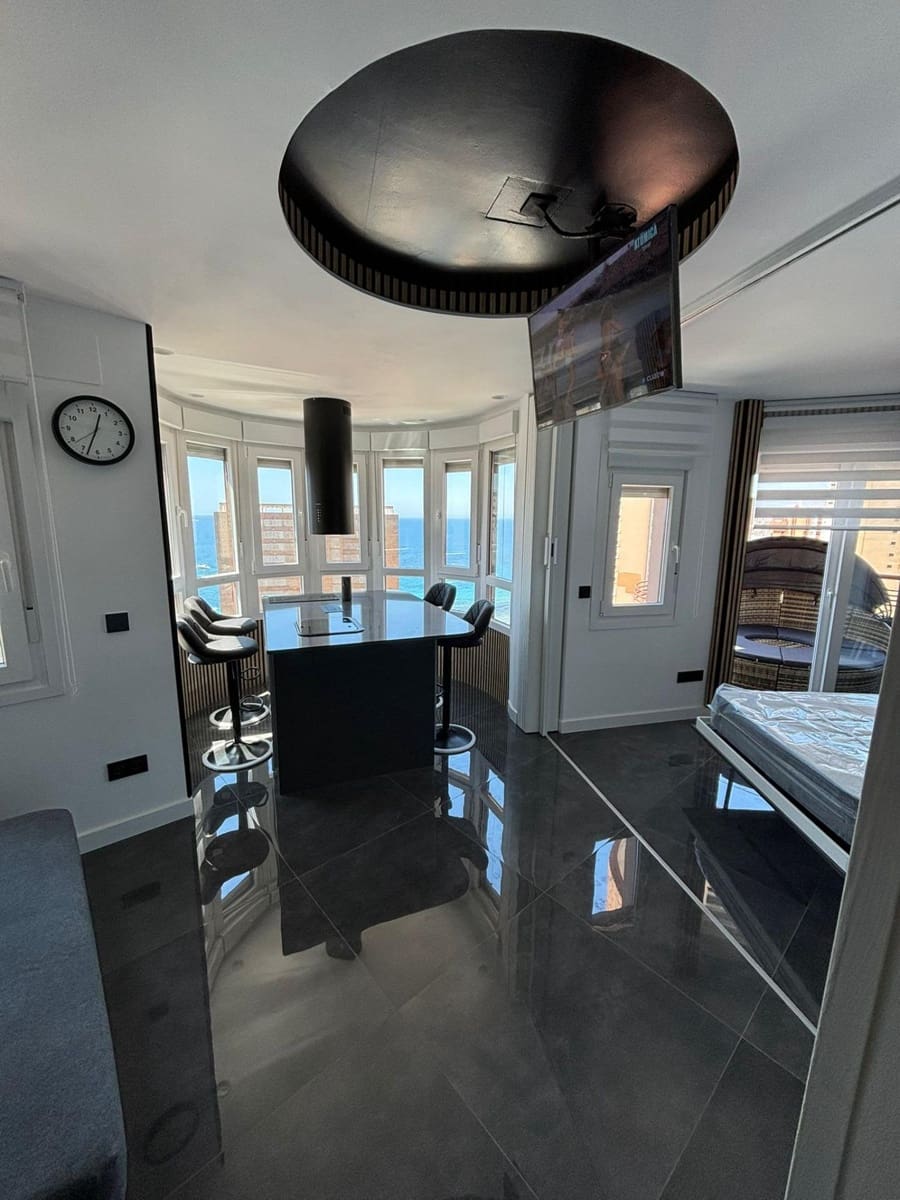 Studio til salgs i Benidorm med svømmebasseng - € 235 000 (Ref: 9495323)