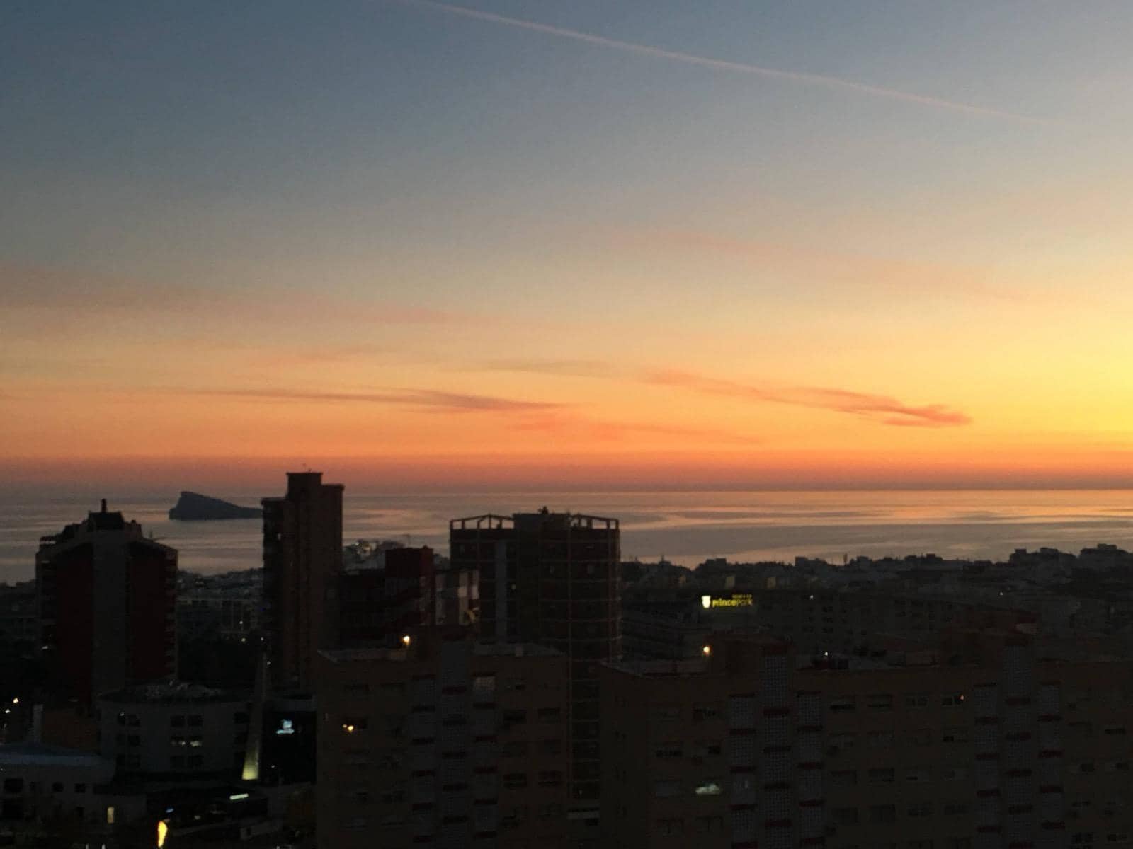 2 bedroom Apartment for sale in Benidorm with pool - € 208,000 (Ref: 9497267)