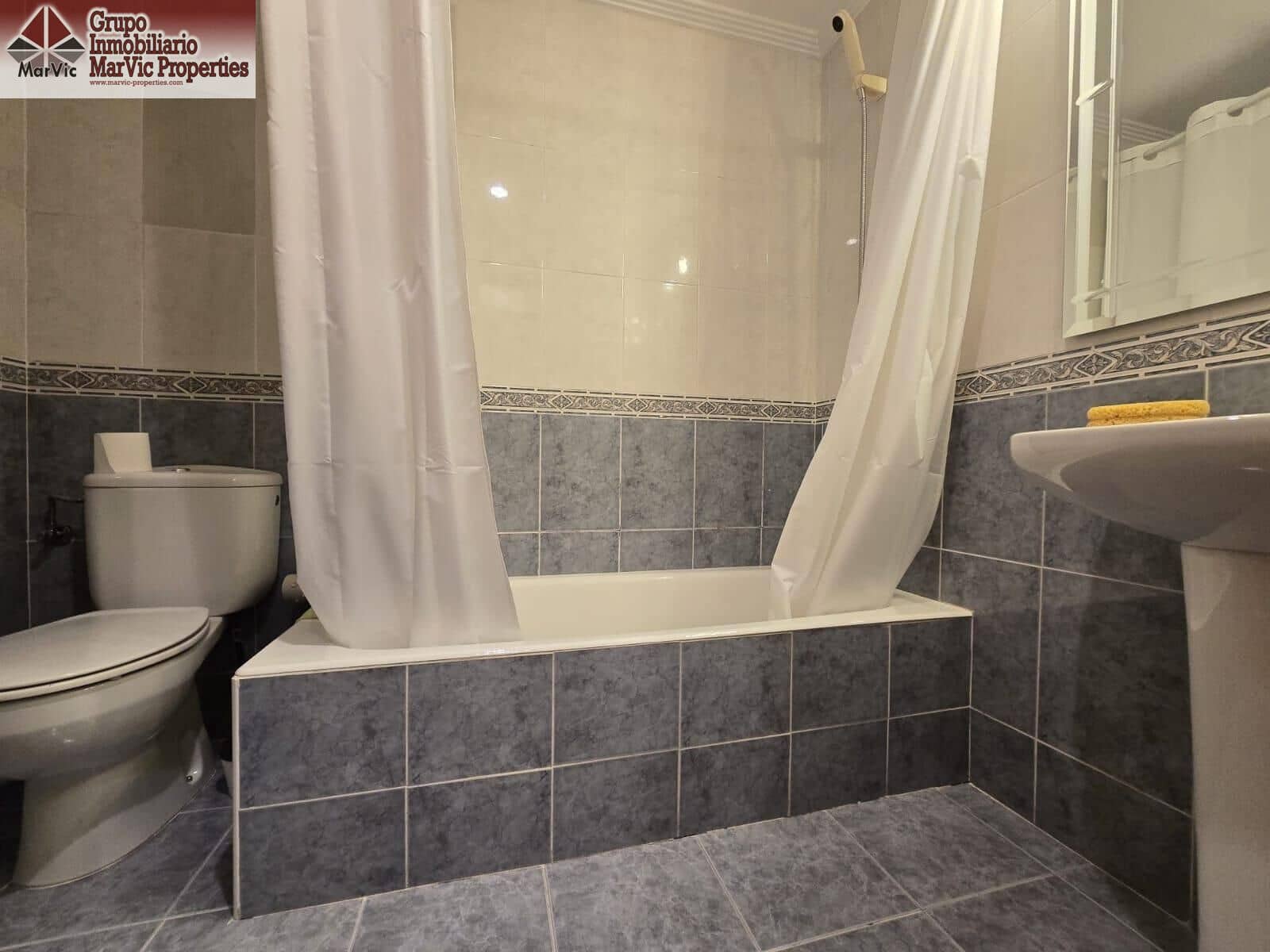 3 bedroom Flat for sale in Benidorm with garage - € 275,000 (Ref: 9497270)