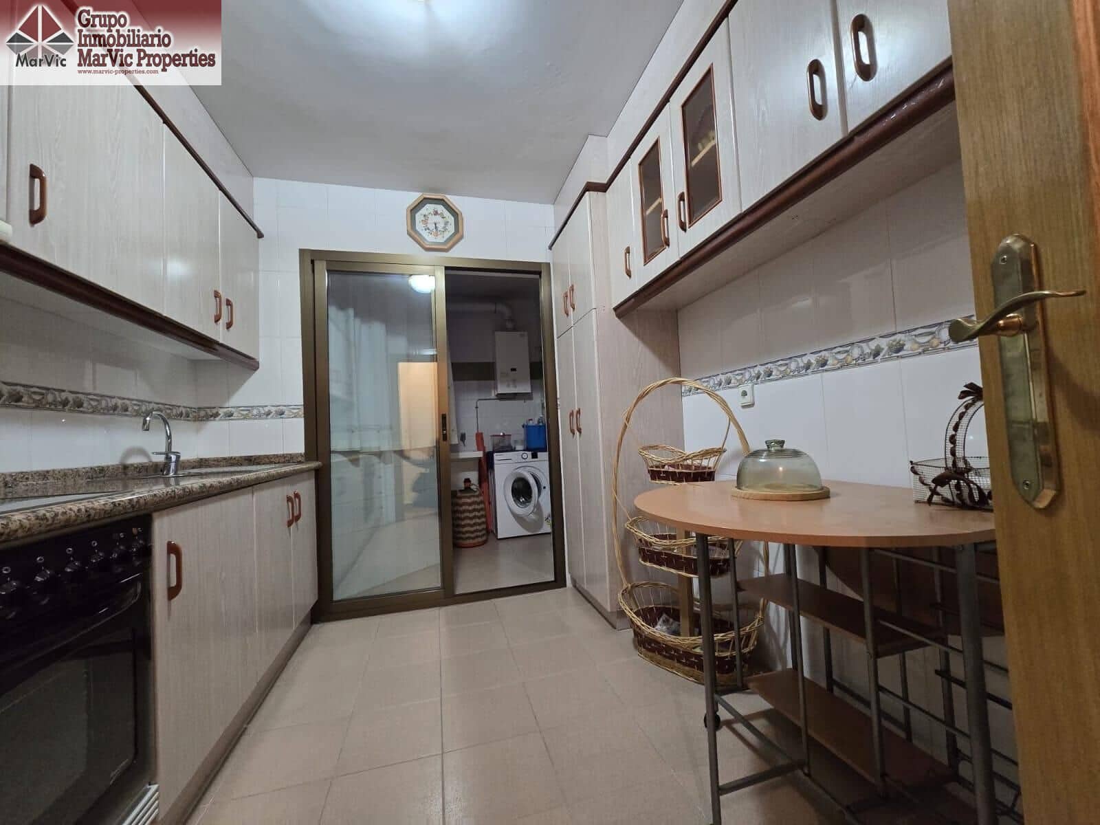 3 bedroom Flat for sale in Benidorm with garage - € 275,000 (Ref: 9497270)