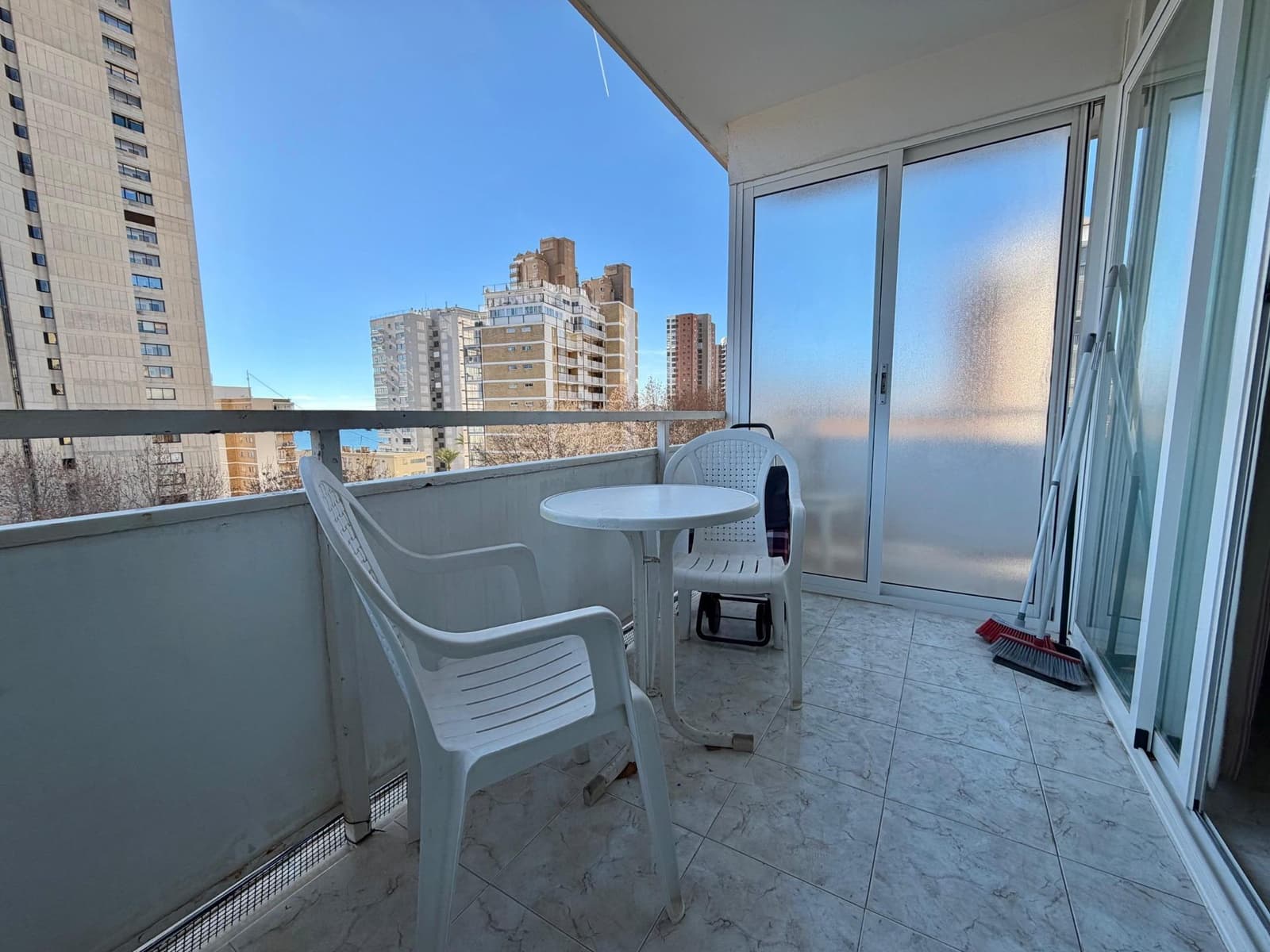 1 sovrum Lägenhet till salu i Benidorm med garage - 220 000 € (Ref: 9499021)